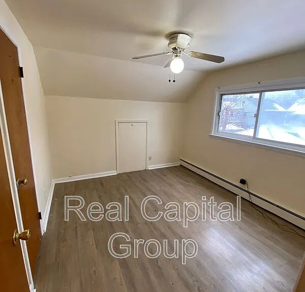 180 Euclid Ave #2 — Photo 2