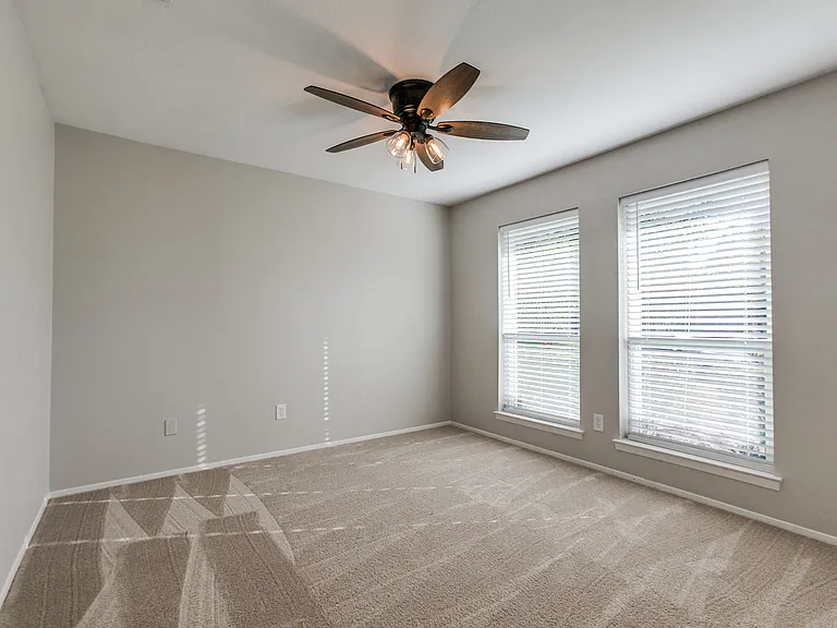 2705 Forest Park Dr — Photo 11