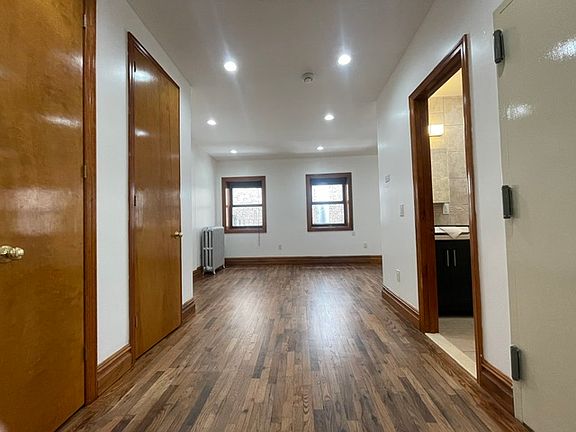 5th image of 202 5th Ave APT 3R