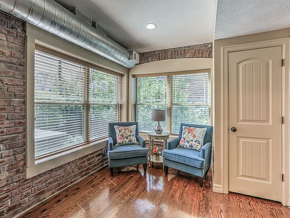 5th image of 3005 Harney St #301-A825