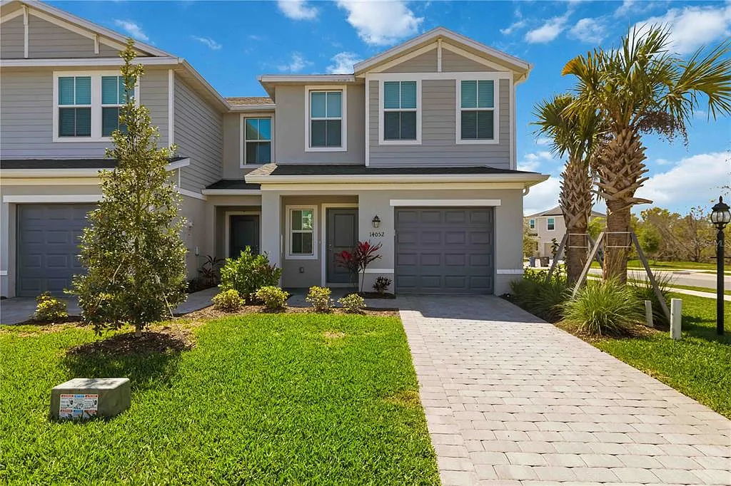 3 bed, 2.5 bath, 1405 sqft, $2,395 — Photo 1