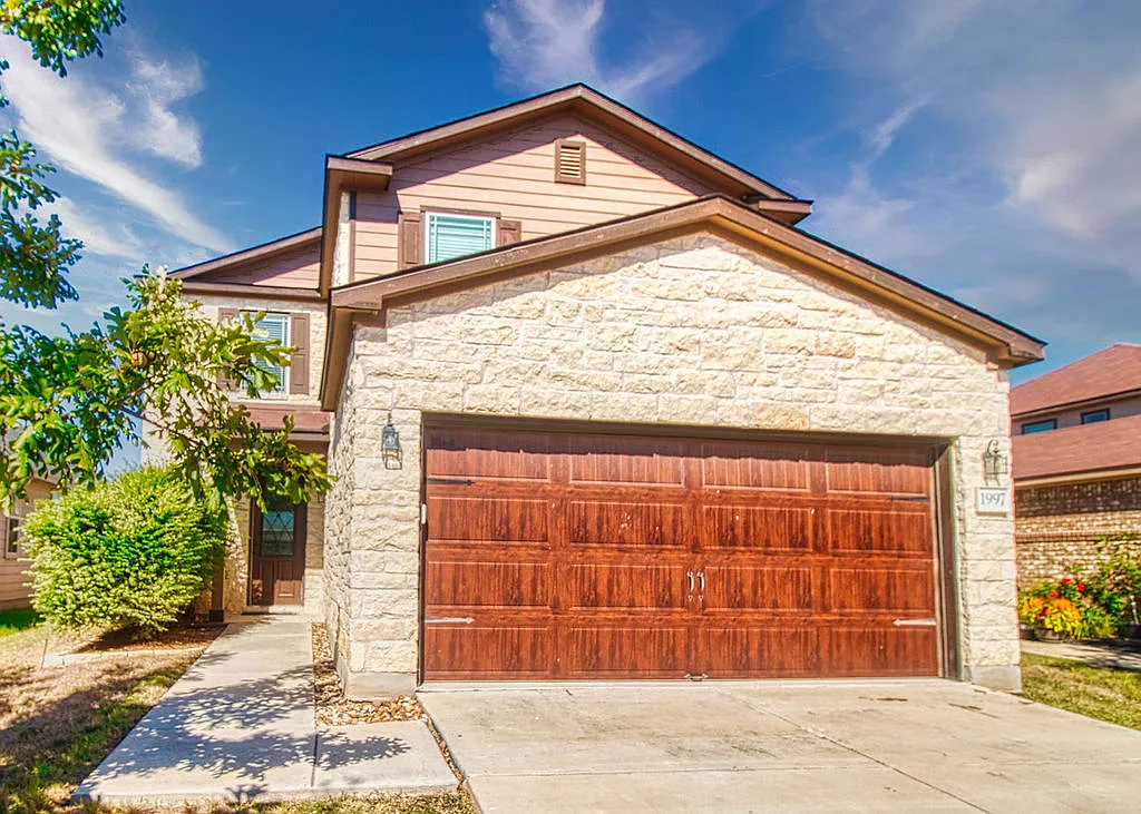 4 bed, 2353 sqft, $1,895 — Photo 1