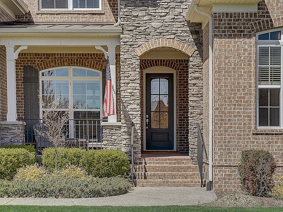 3rd image of 301 Conoga Dr