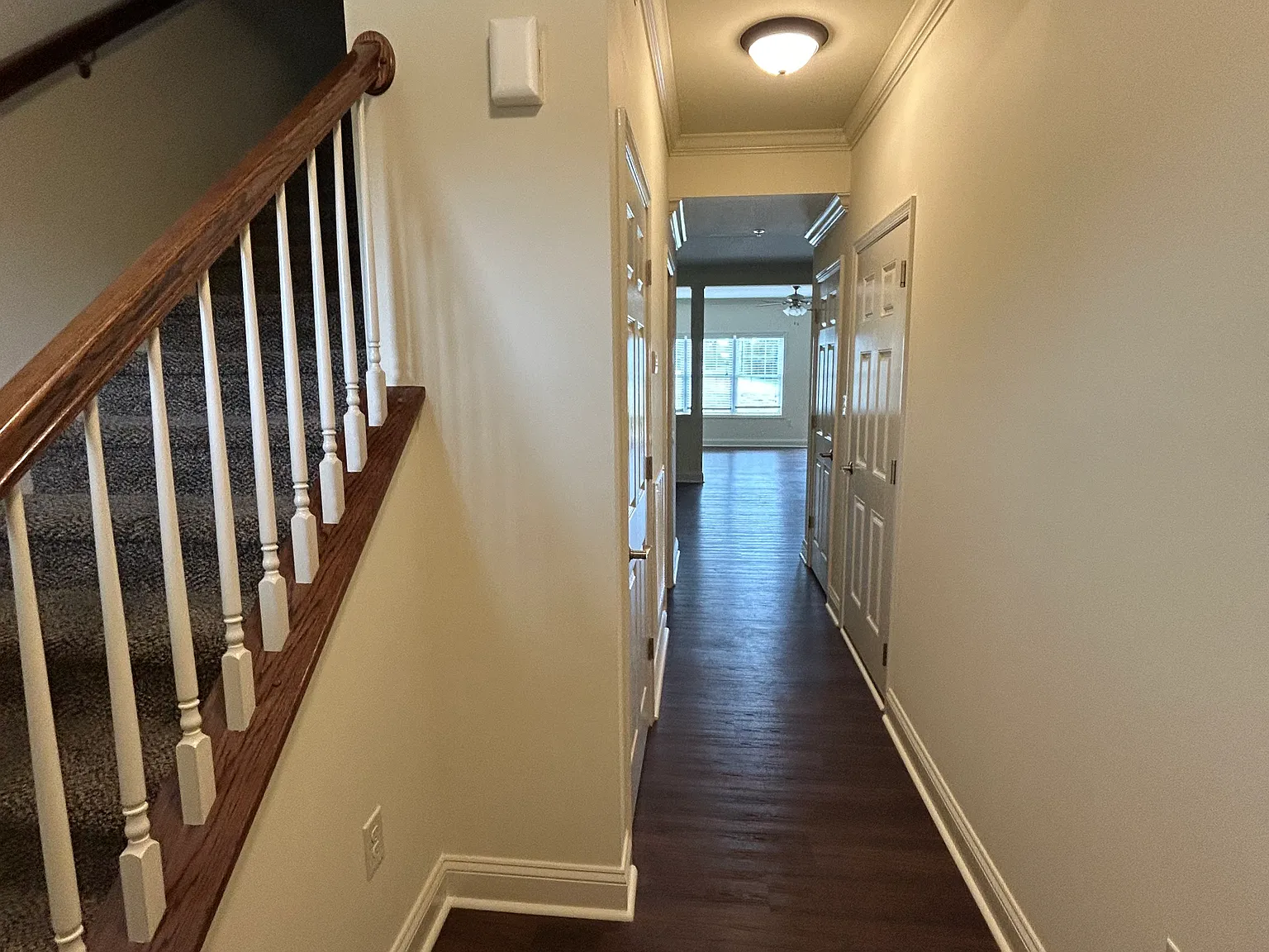 3 bed, 2.5 bath, 1800 sqft, $1,900 — Photo 3