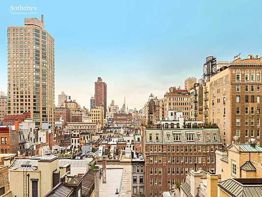 Sold by Sotheby's International Realty | media 18