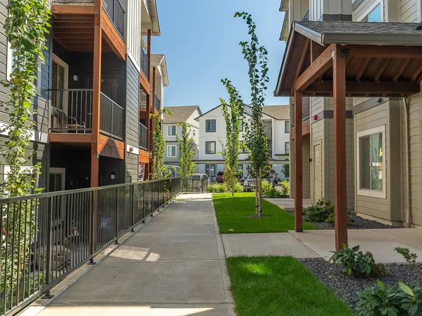 Cascade Place Apartment Homes