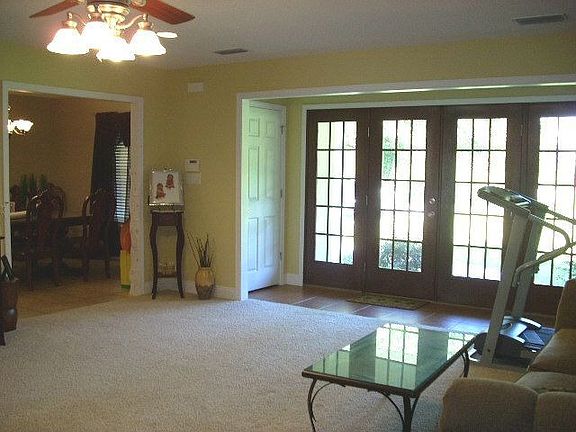 FOYER & LIVING ROOM