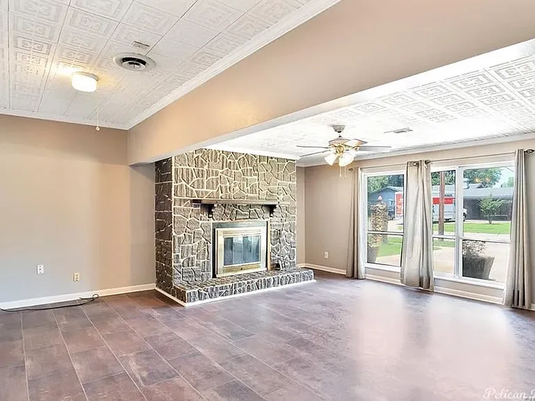 Christine Ave — Photo 2