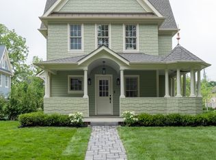 2 Great Oak Ln, Pleasantville, NY 10570
