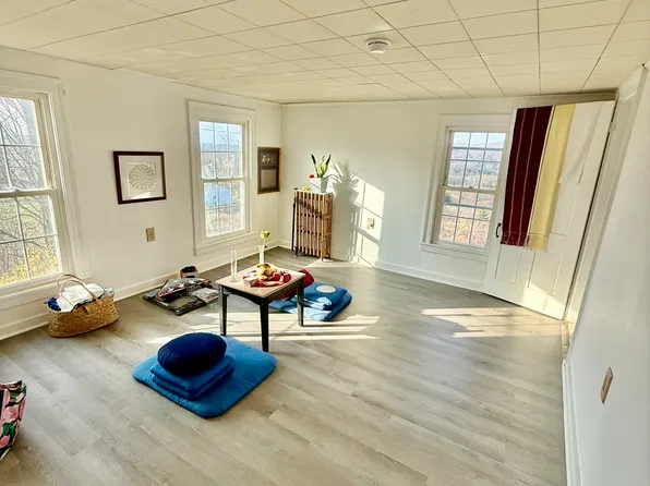 999 Coddington Rd #2W, Ithaca, NY 14850