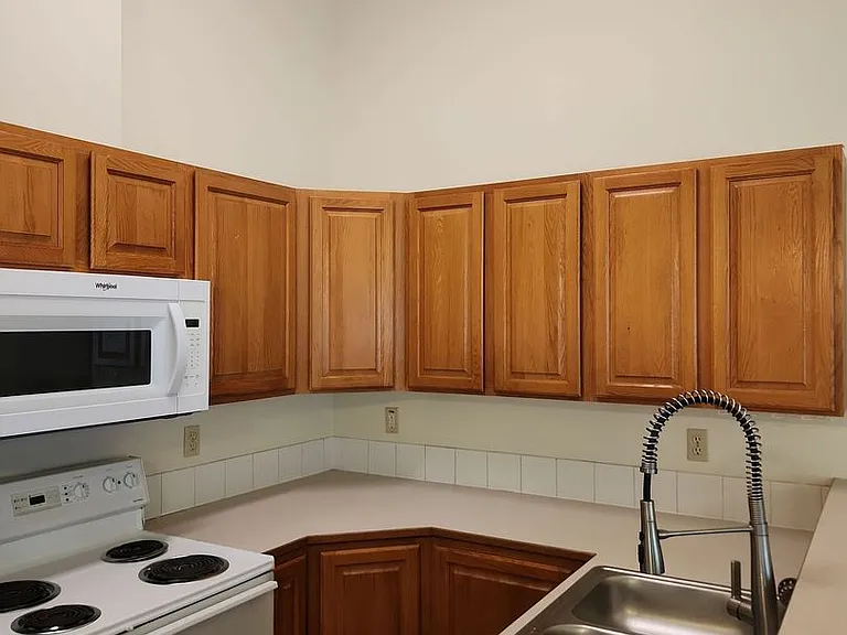 2073 Cherry St #5 — Photo 3