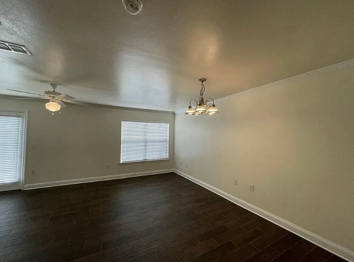 3 bed, 1460 sqft, $1,697 — Photo 3