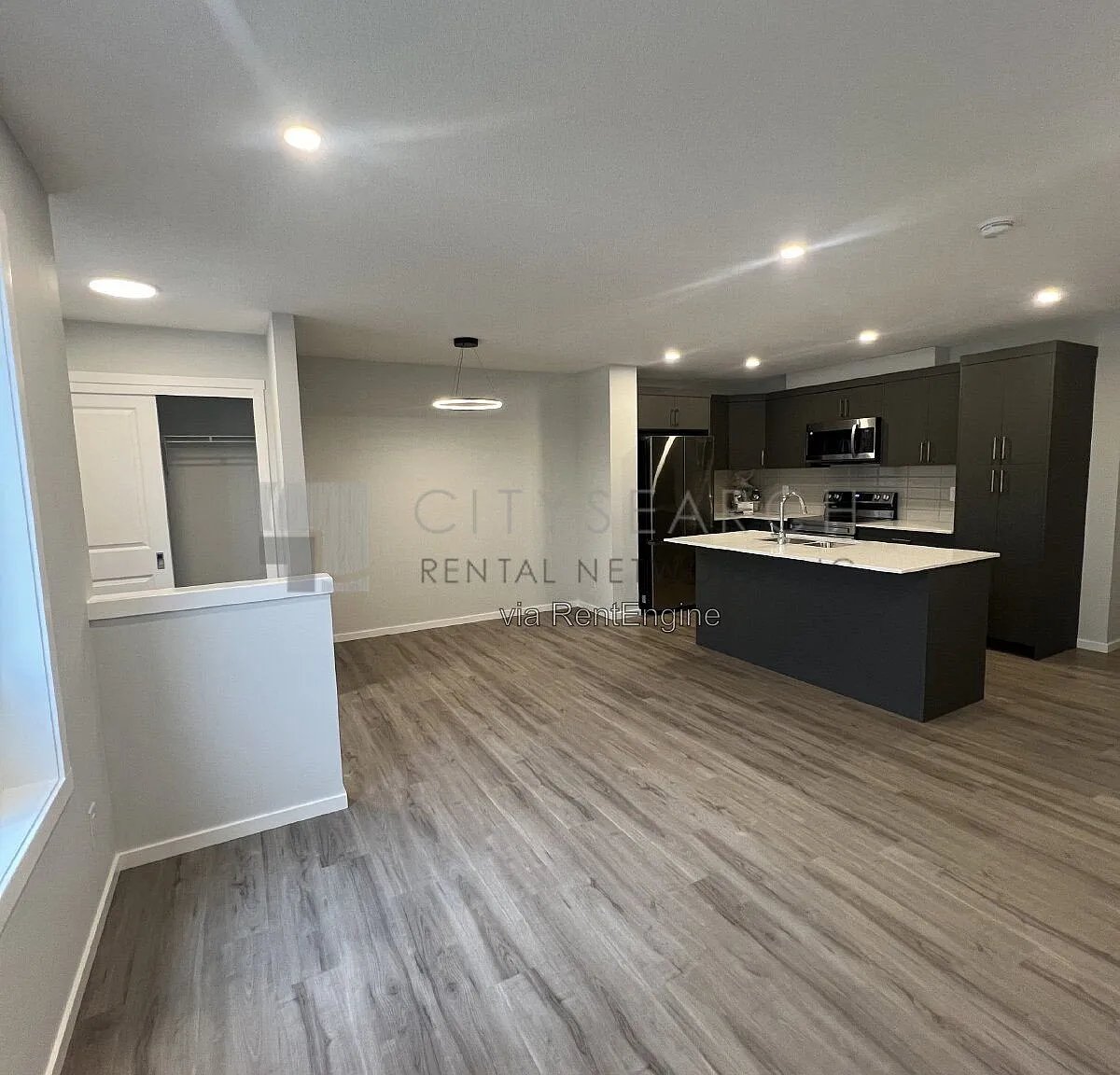 3 bed, 2.5 bath, 1380 sqft, $2,550 — Photo 3