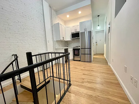 Rented by J PRESTON AND ASSOCIATES INC | media 20