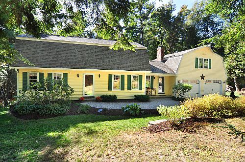 1st image of 7 Brianwood Ln