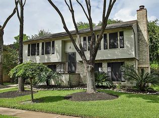 15806 Maple Manor Dr, Houston, TX 77095