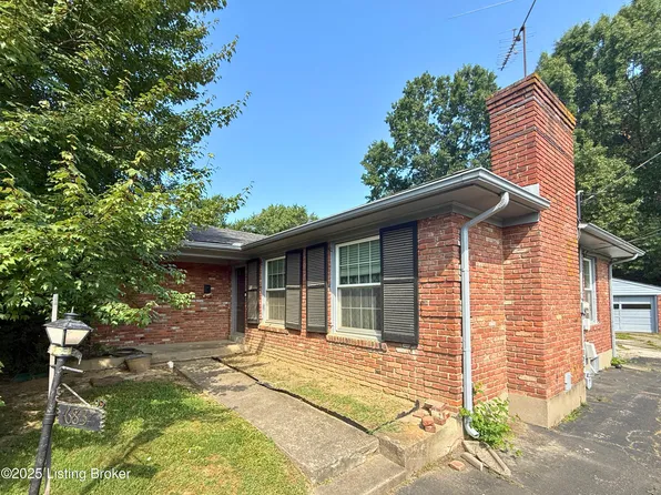 6836 Green Meadow Cir, Woodlawn Park, KY 40207