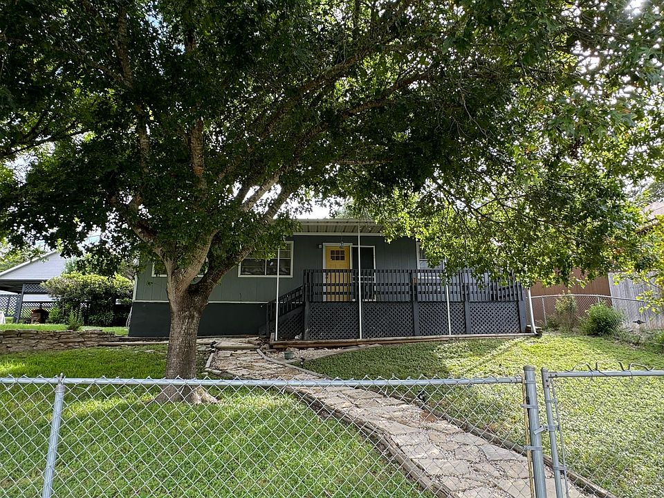 1st image of 831 Singing Hills Dr