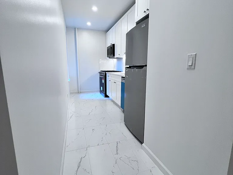 247 Wadsworth Ave #2F — Photo 7