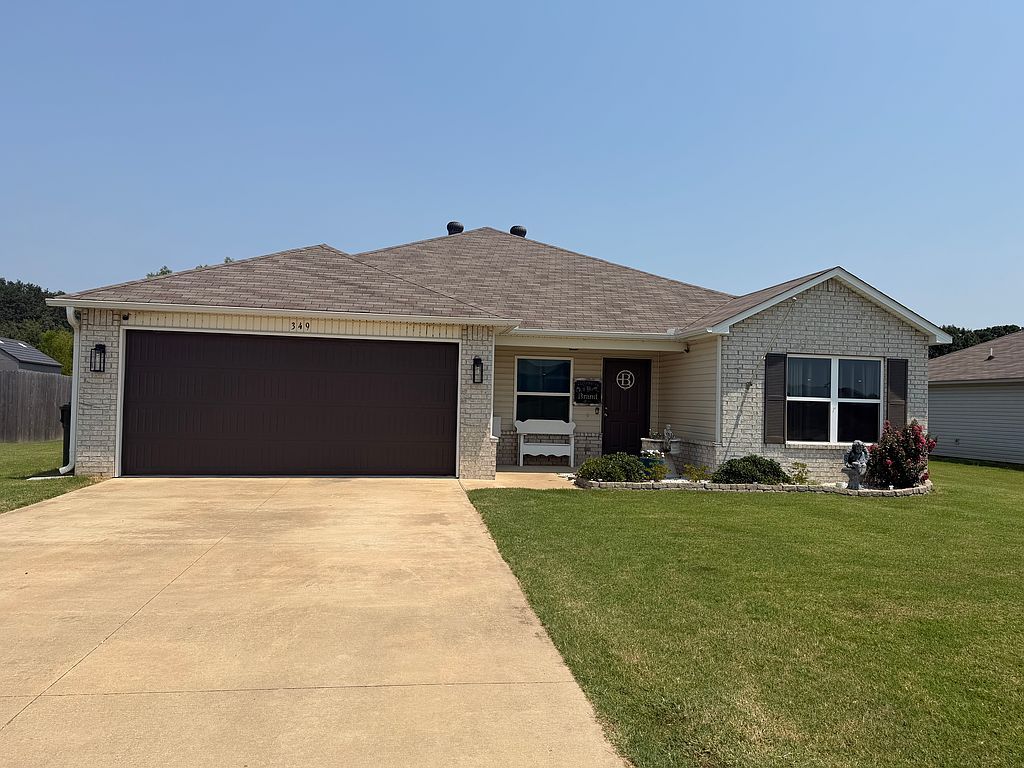 349 Emma Dr - Property Image