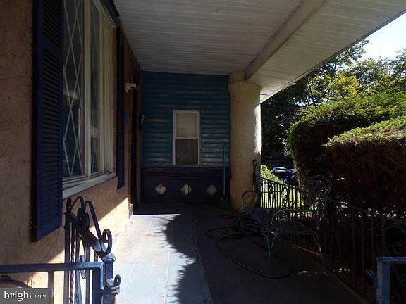 3rd image of 209 E Upsal St