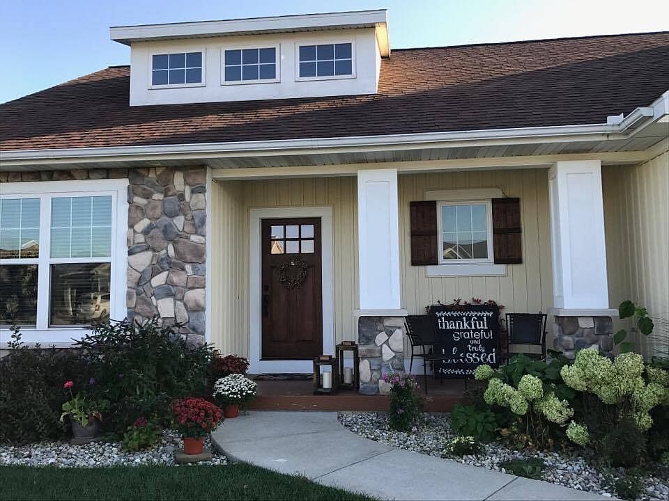 1st image of 2088 Bridlewood Dr