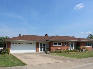 205 S Walnut St, Perryville, MO 63775