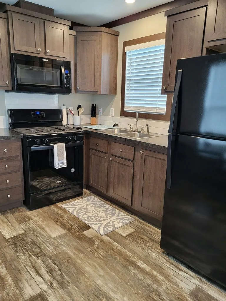 1 bed, 1.0 bath, 385 sqft, $1,300 — Photo 3