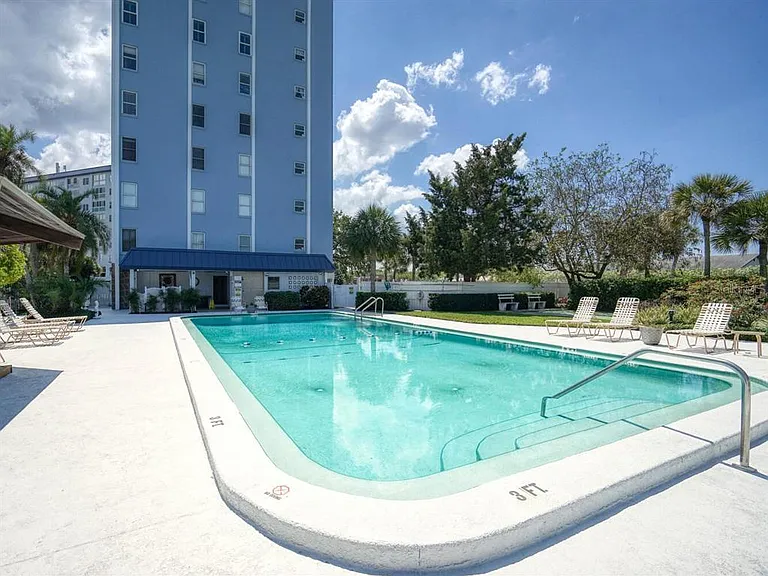 4939 Floramar Ter #912 — Photo 39