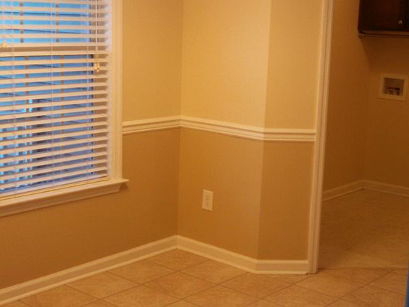 3rd image of 207 Saratoga Ln