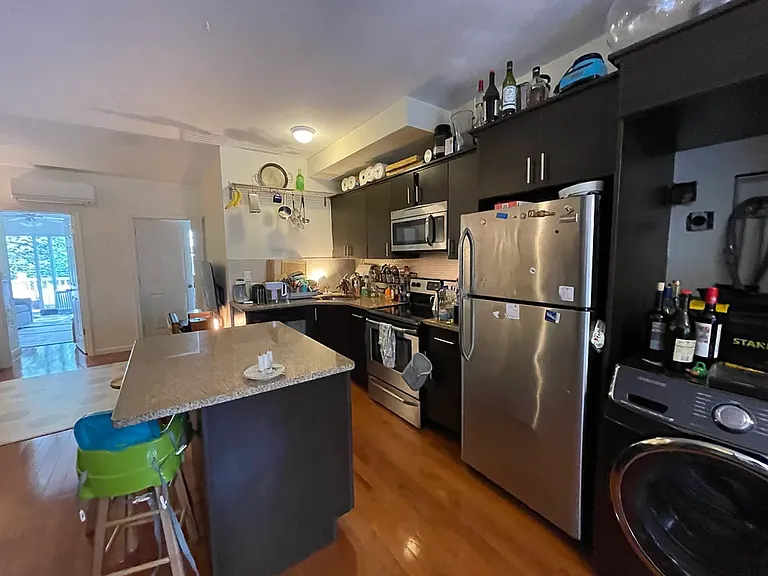 492 Humboldt St #2 — Photo 9
