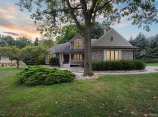 10881 Ridge View Trl, Fenton, MI 48430