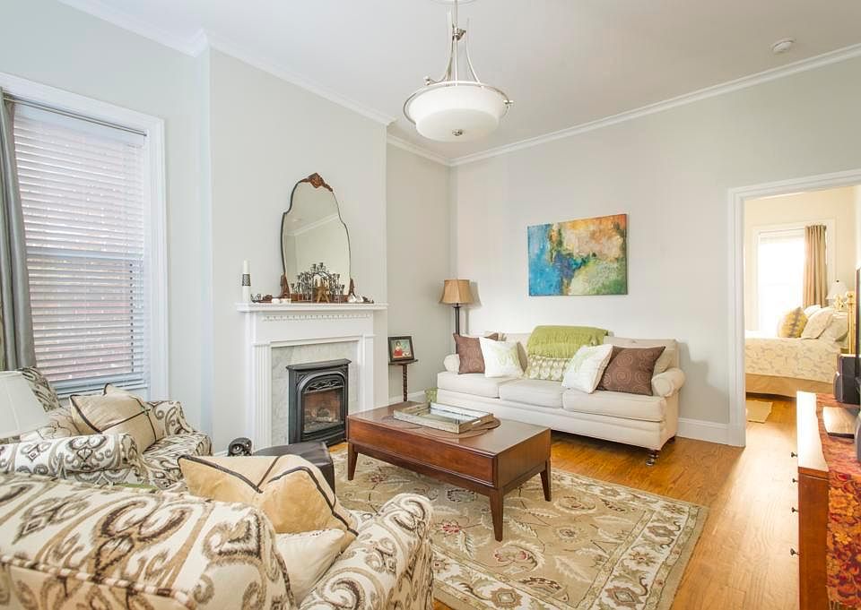 2nd image of 37 Mount Vernon St #1