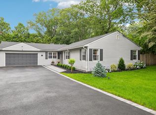 3 Ivy Hill Dr, Smithtown, NY 11787
