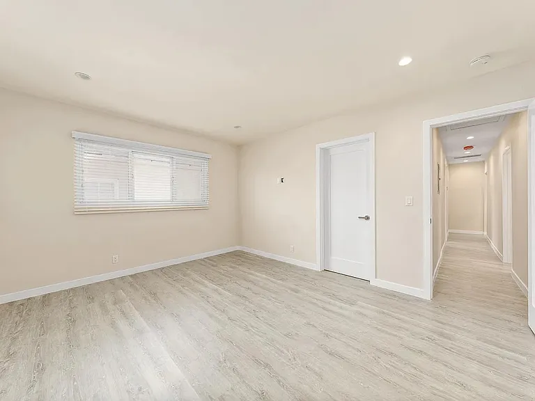 9588 W Olympic Blvd #5 — Photo 13