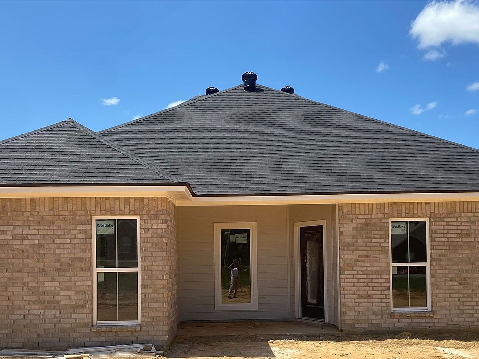 2nd image of 711 Joseph Ln