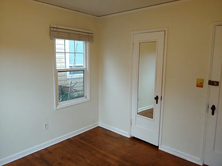 1002 N Watts St — Photo 18