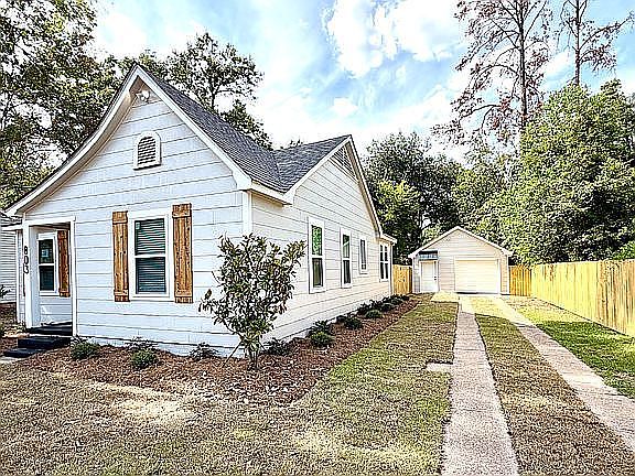 2nd image of 803 Rochelle Ave
