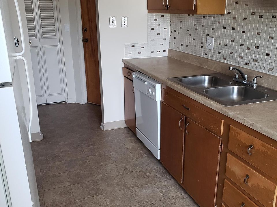 1st image of 1137 Michigan Ave E APT 32