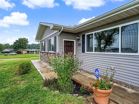 5th image of 4149 Rosehill Dr