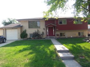 5832 Owens St, Arvada, CO 80004