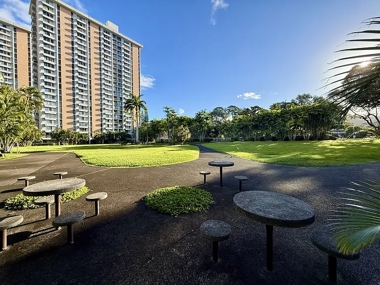 1511 Nuuanu Ave #735 — Photo 11