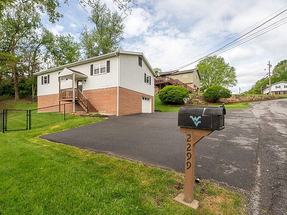 2nd image of 2299 Meadows Dr