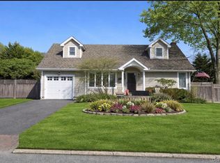 33 2nd Street, Bayport, NY 11705