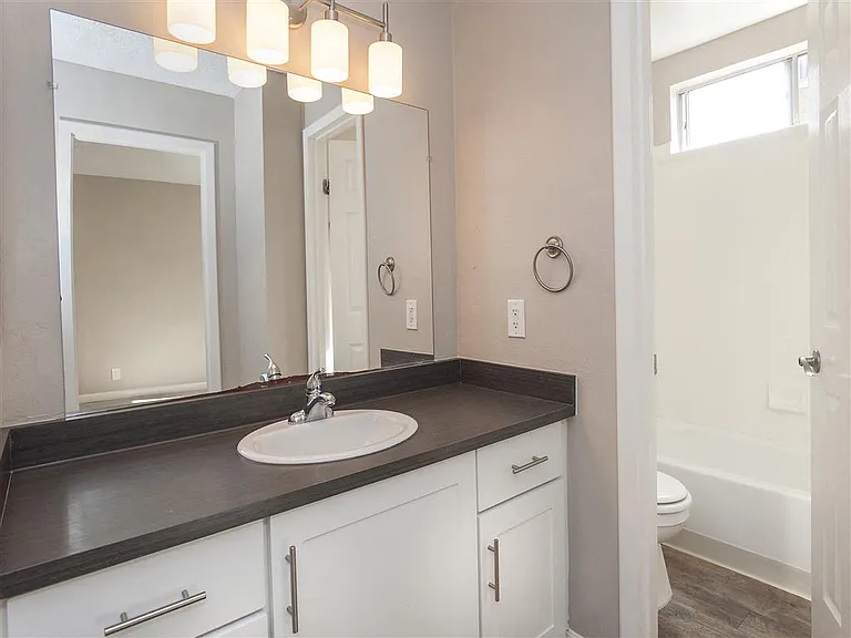 Shadow Oaks Apartment Homes — Photo 12