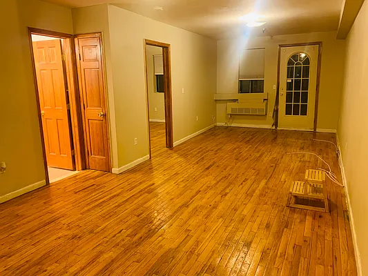 Rented by 18 REALTY | media 16