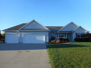 2824 W Crossroads Dr, Bay City, MI