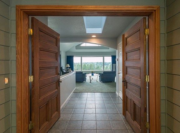 5th image of 8230 Kaster Dr NE
