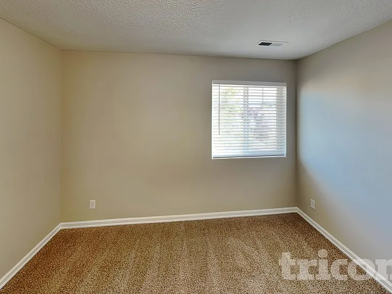 2311 NW 5th St — Photo 14