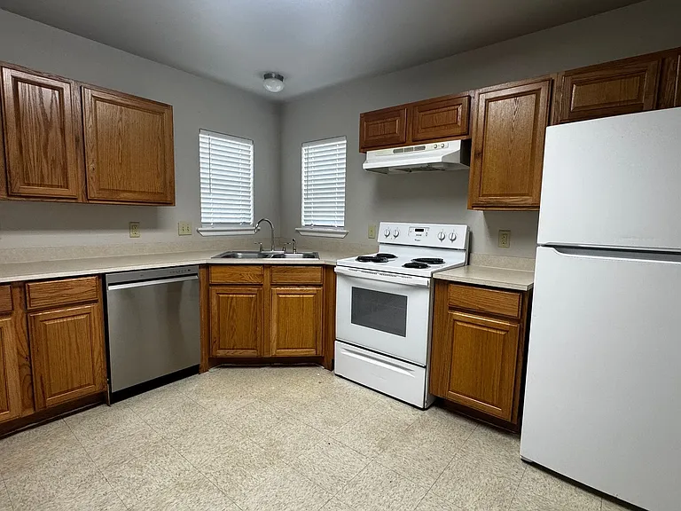 1801 SW C Ave #B — Photo 8